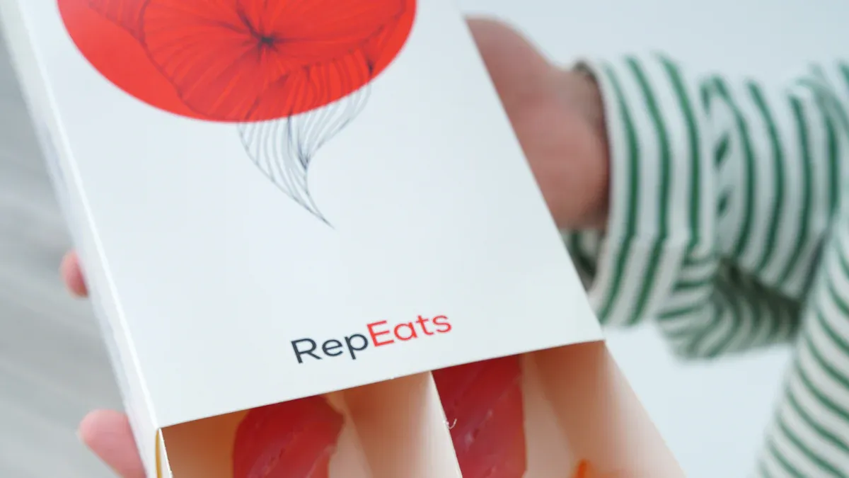 Custom Branding for Embalagens para Sushi